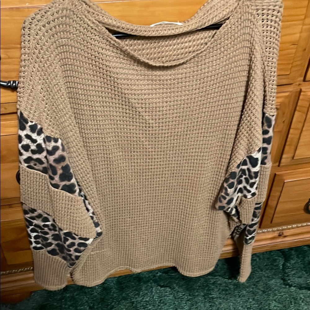 Chunky Knit Tan and Brown Crew Neck Sweater with Geometric Sleeves